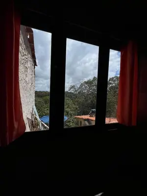 Uma vista geral da montanha ou uma vista da montanha a partir do apartamento