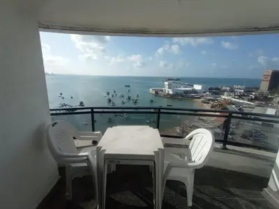 Uma vista do mar geral ou uma vista do mar a partir do apartamento