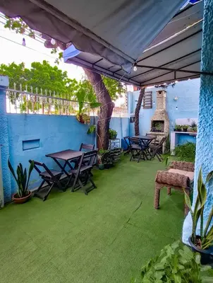 Um jardim no exterior de Hostel Dragão do Mar Fortaleza