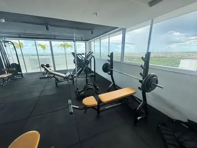O centro de fitness e/ou as comodidades de fitness de Incrível cobertura para família com 2 quartos e ar