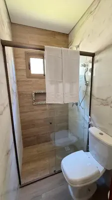 Uma casa de banho em AP 104 com Piscina e Churrasqueira - Canoas Flecheiras
