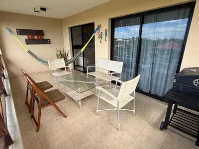 Uma área de estar em Aquaville Resort Porto das Dunas