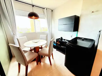 Uma televisão e/ou sistema de entretenimento em Hosts BR - Apartamentos Econômicos na Praia do Futuro