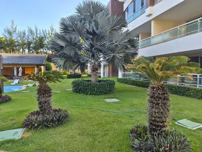 Um jardim no exterior de Gransol Resort - Vista Mar - 500m do Beach Park - Jacuzzi - Porto das Dunas