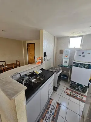 A cozinha ou kitchenette de Apartamento na Praia do Futuro a 150m da Praia Mobiliado