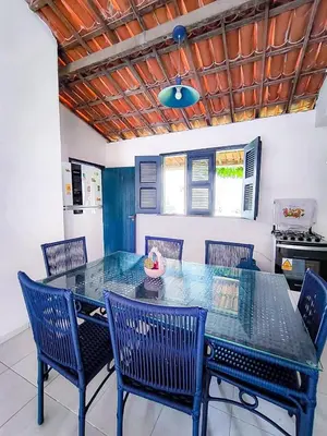Uma área de estar em Casa Mahalo - no centro de Cumbuco
