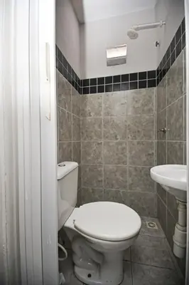 Uma casa de banho em Residencial Dumont