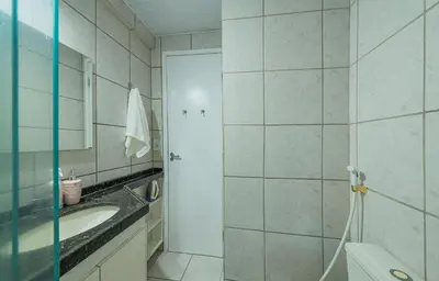 Uma casa de banho em Hamilton #1203 - Apto em Meirelles by Carpediem