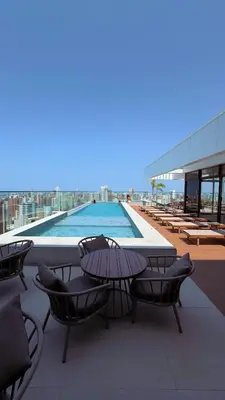 A piscina em ou perto de Studio Safira no Meireles próximo à Praia de Iracema