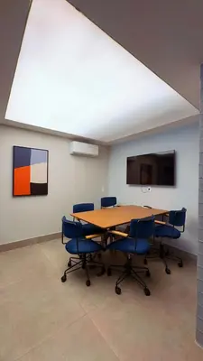 A área empresarial e/ ou a sala de conferências de Studio Safira no Meireles próximo à Praia de Iracema