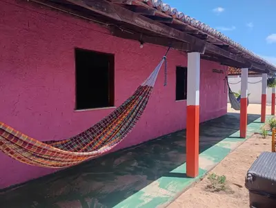 O edifício onde o parque de campismo está situado