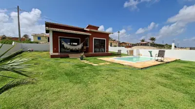 Um jardim no exterior de Haus Regenbogen