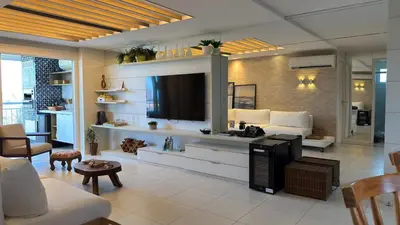 Uma televisão e/ou sistema de entretenimento em 6 hóspedes - GolfVille Resort - 6min do beach park