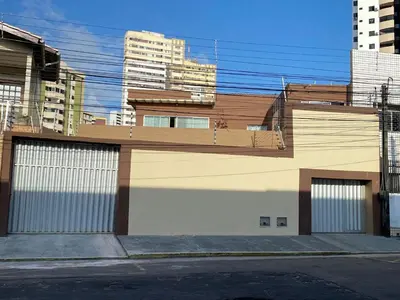 O edifício onde o apartamento está situado