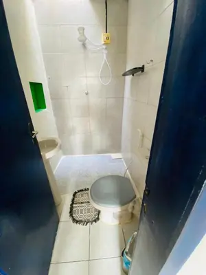 Uma casa de banho em Apartamento mobiliado no Bairro de Fátima