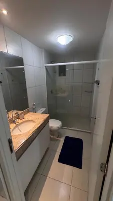 Uma casa de banho em Apto Golf Ville resort com 3 suites