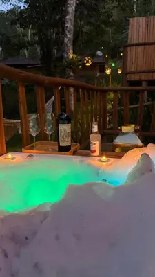 Uma varanda ou terraço em cabana suiça