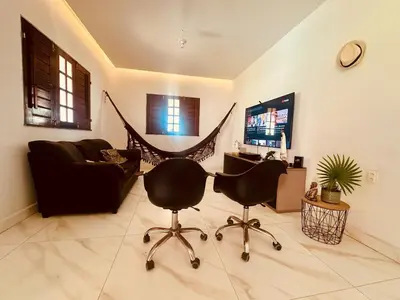 Uma televisão e/ou sistema de entretenimento em Casa Garrote