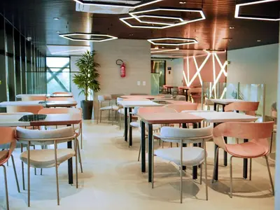 Um restaurante ou outro lugar para comer em Hotel Beach Class Meireles