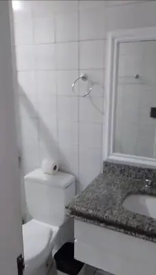 Uma casa de banho em Beira Mar Breeze Apartment