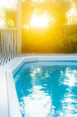 A piscina em ou perto de Casa Tavarua na Taíba