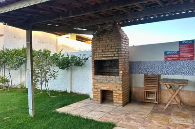 Um jardim no exterior de Maré · Casa Maré