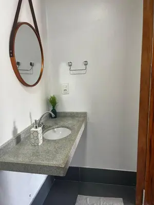 Uma casa de banho em suite elegante fullhausi 02