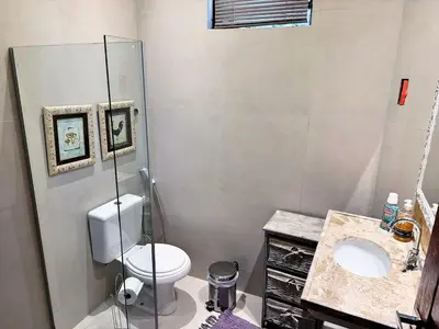 Uma casa de banho em Casa de Campo a 11 km de Flecheiras