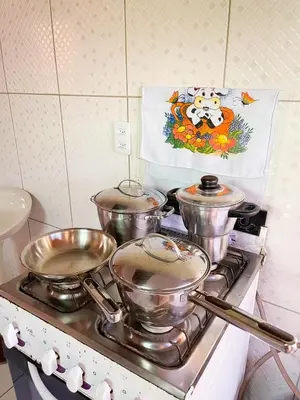 A cozinha ou kitchenette de casa amarela trairi flecheiras