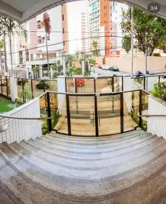 O edifício onde o apartamento está situado