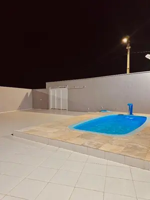 A piscina em ou perto de Espaço J&E