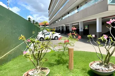 Um jardim no exterior de BP307B - Paraíso à Beira-Mar em Cumbuco, a 80 metros da praia