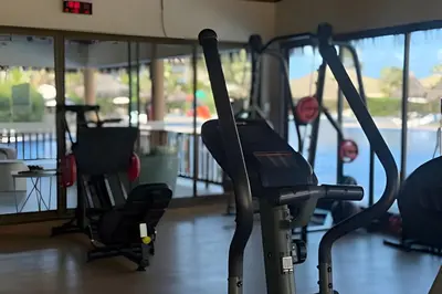 O centro de fitness e/ou as comodidades de fitness de VG106 - VG SUN Cumbuco 100% nascente terreo por Will