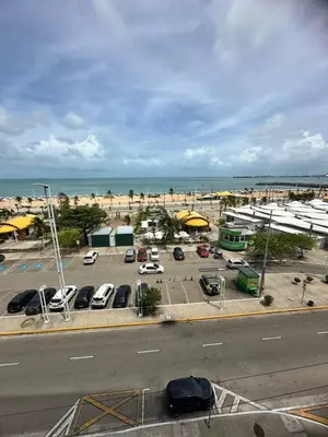 Uma vista do mar geral ou uma vista do mar a partir do apartamento