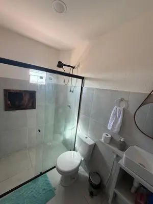 Uma casa de banho em Residencial Poeira no Mar apto
