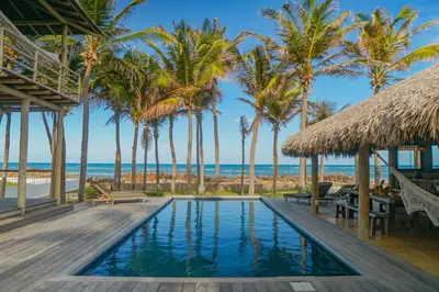 A piscina em ou perto de Villa Mandala