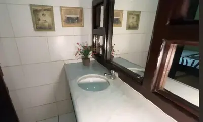 Uma casa de banho em Casa belíssima alto da serra guaramiranga