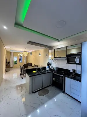 A cozinha ou kitchenette de Beautiful house with pool and prime location