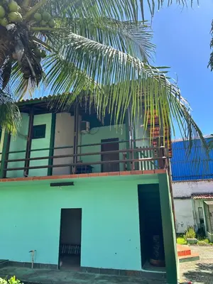 O edifício onde o alojamento de turismo selvagem está situado