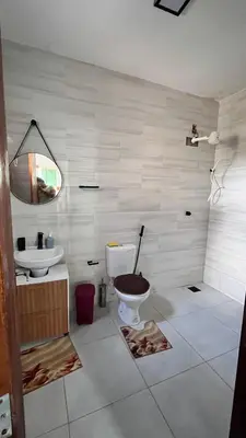 Uma casa de banho em Casa do reginaldo
