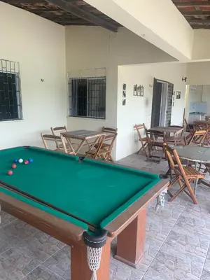 Uma mesa de bilhar em Casa de Praia no Icaraí a 100m da praia
