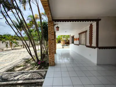 Um jardim no exterior de O Charme Cearense na casa Francesa