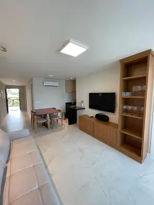 Uma televisão e/ou sistema de entretenimento em Apto Cumbuco Pe na Areia Carnaval 2026