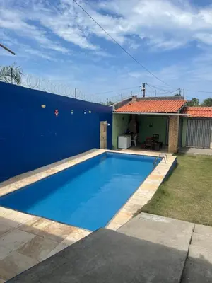 A piscina em ou perto de Casa Lelavica