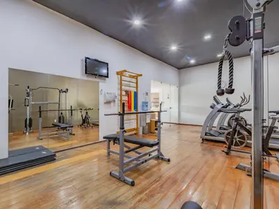 O centro de fitness e/ou as comodidades de fitness de Apartamento Mobiliado Fortaleza - uma quadra da Beira Mar