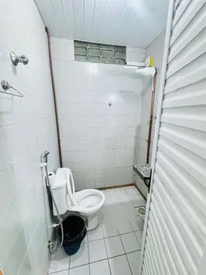 Uma casa de banho em ap 2 quartos com ar e garagem bairro derby
