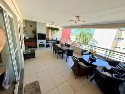 A cozinha ou kitchenette de Beautiful furnished condo in front of Beach Park