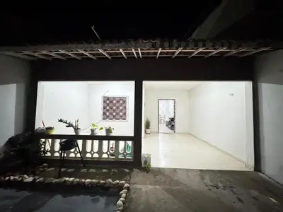A planta de Casa com Suíte e Ar Condicionado 200mts da praia