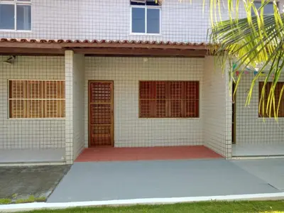 O edifício onde o apartamento está situado