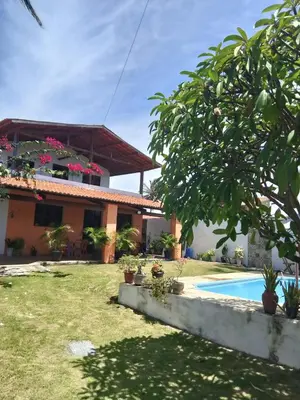 A piscina em ou perto de Duplex vizinho ao Resort Carmel